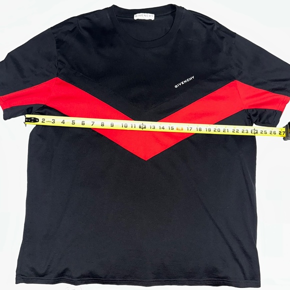 Givenchy T-Shirt - Picture 7 of 8